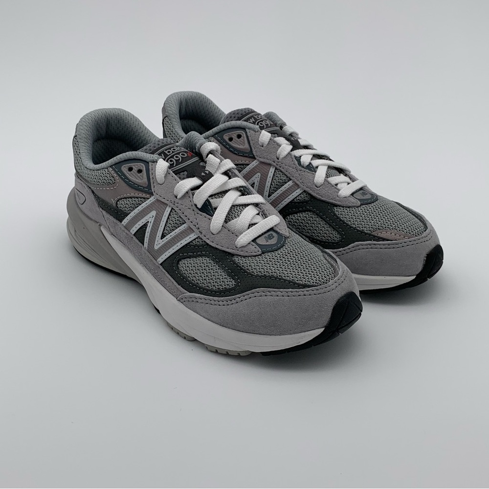 New Balance FuelCell 990v6 Kids 2.5 Grey with Silver